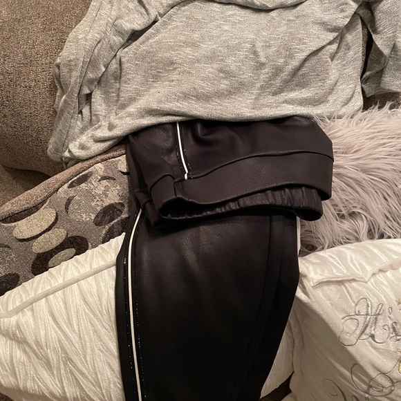 Party Perfect - Picture 5 of 5